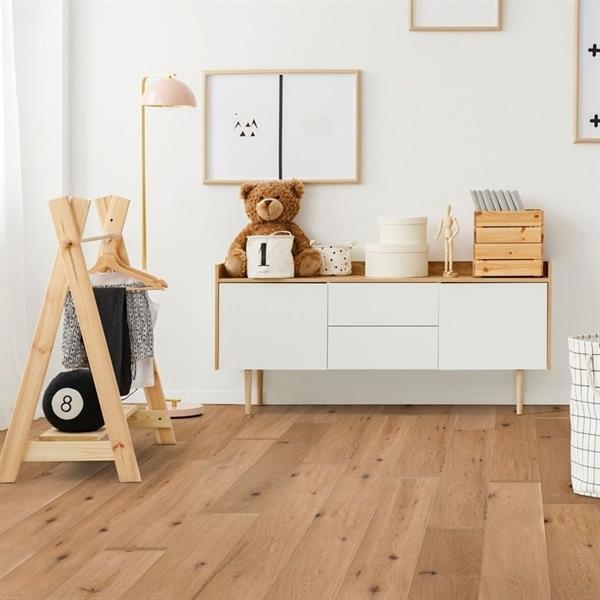 Parkett Boston Landhausdiele Eiche gealtert astig handgehobelt geölt Thede & Witte 