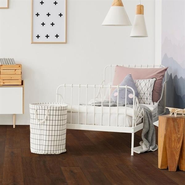 Parkett Boston Landhausdiele Eiche gealtert darkbrown dunkel geräuchert geölt Thede & Witte 