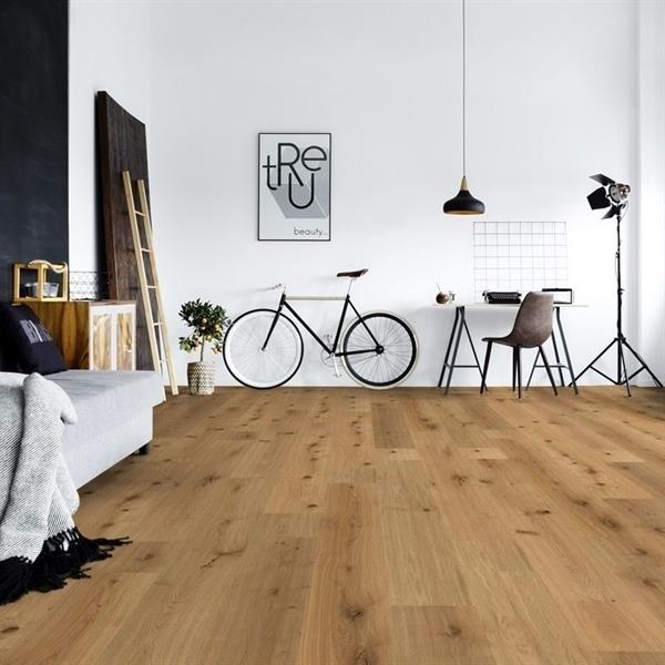 Parkett Boston Landhausdiele Eiche XL astig handgehobelt geölt Thede & Witte 